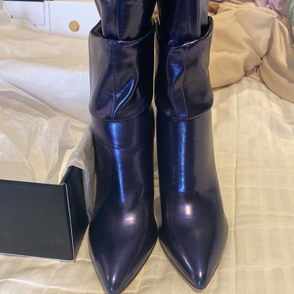 Boots - Picture 4 of 7